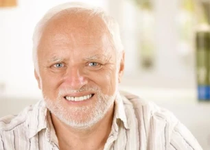 Wargaming посетил легендарный мем "Гарольд, скрывающий боль". Wargaming посетил легендарный мем "Гарольд, скрывающий боль".